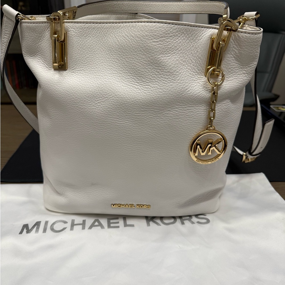 Michael Kors White and Gold Shoulder Bag with Structured Design